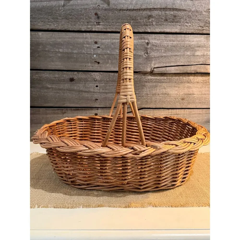 French Vintage-Style Woven Wicker Medium Sized Gathering Basket with Handle